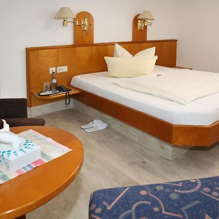 Hotel Zum Weissen Roessel Βάλντορφ Εξωτερικό φωτογραφία