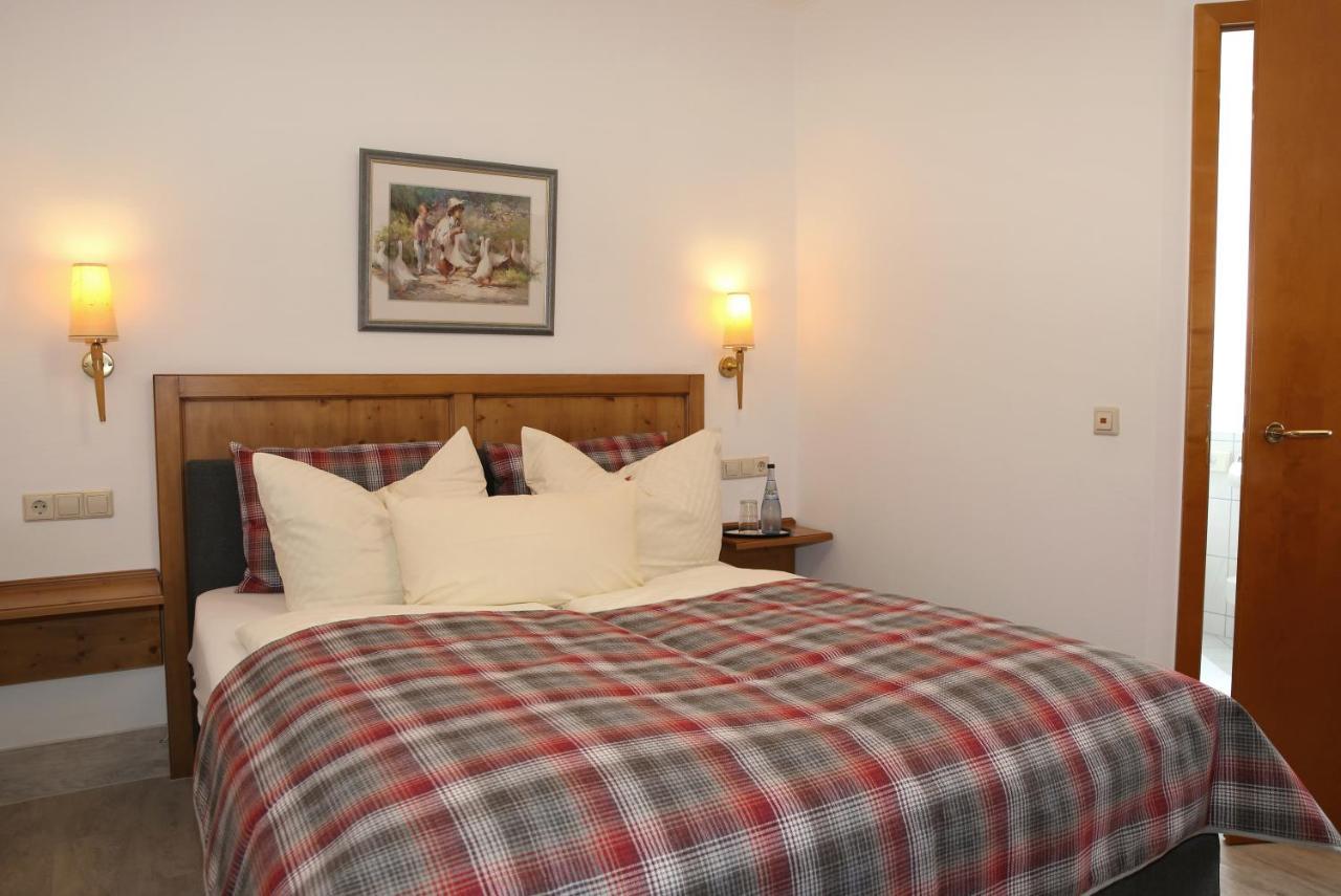 Hotel Zum Weissen Roessel Βάλντορφ Εξωτερικό φωτογραφία