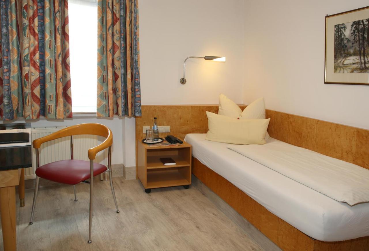 Hotel Zum Weissen Roessel Βάλντορφ Εξωτερικό φωτογραφία