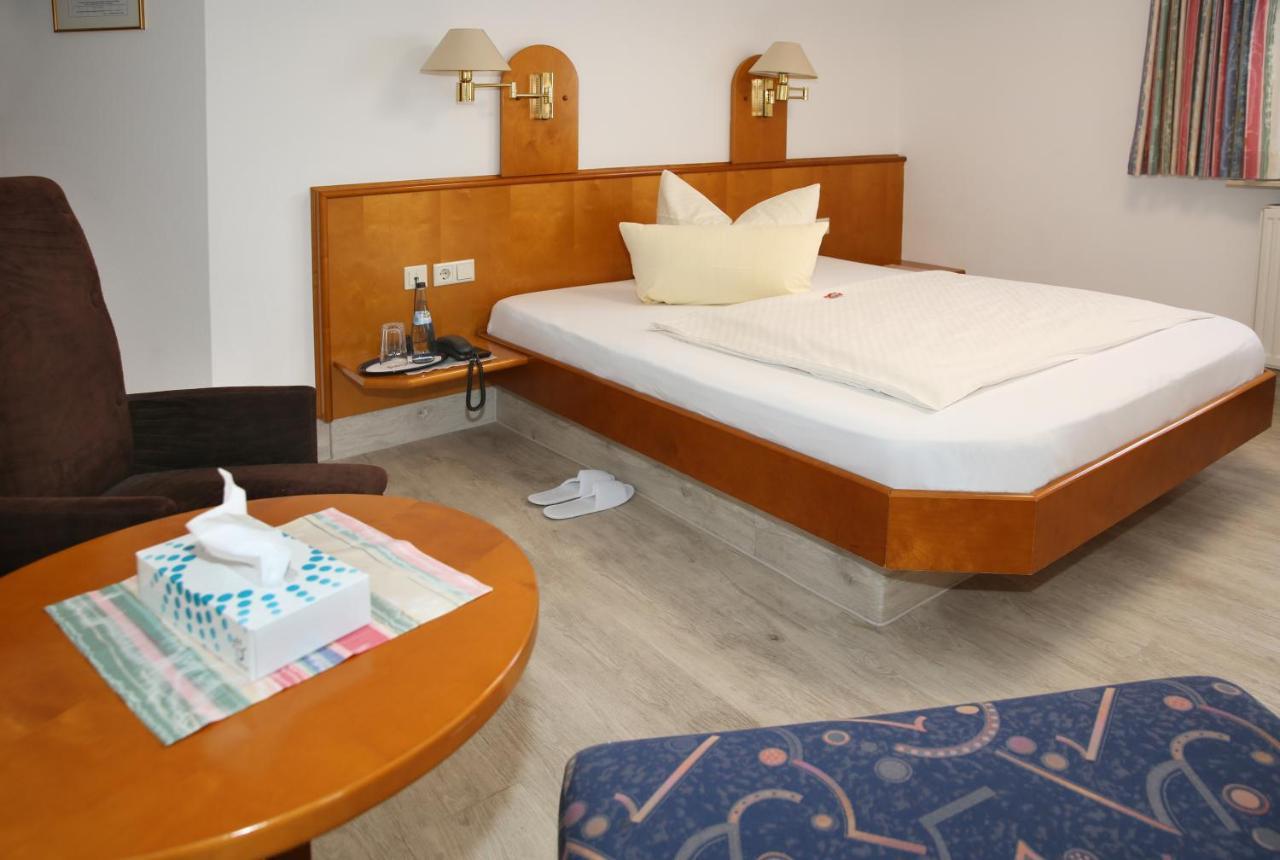 Hotel Zum Weissen Roessel Βάλντορφ Εξωτερικό φωτογραφία